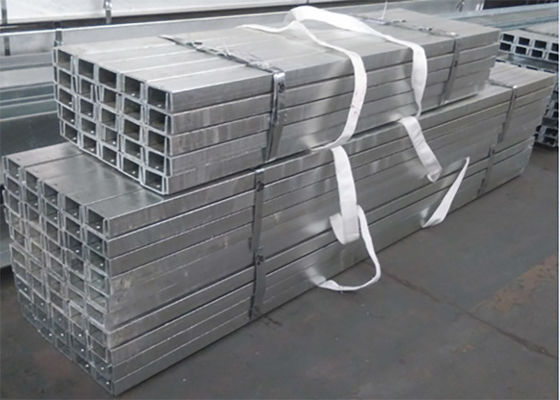 ASTM 304 316 sections creuses laminées à chaud, la Manche en U d'acier inoxydable de 3.0Mm